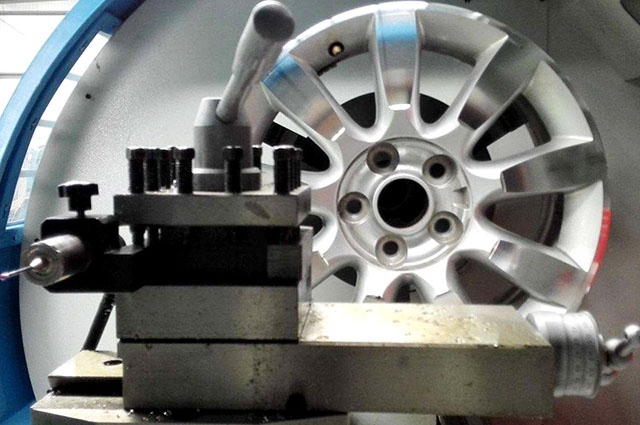 CNC五金加工車(chē)槽都是一次加工到底的嗎？