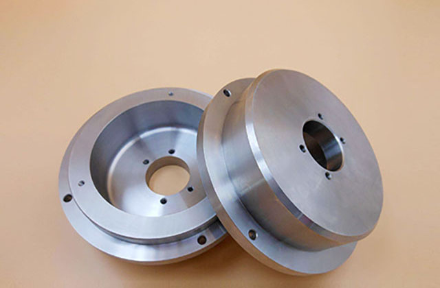 如何選購(gòu)車載充電器及使用時(shí)要注意的事項(xiàng) 如何選購(gòu)車載充電器及使用時(shí)要注意的事項(xiàng)