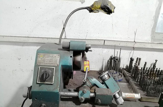 cnc數控車床加工廠數控車床加工鋁料如何確保尺寸的精確度？