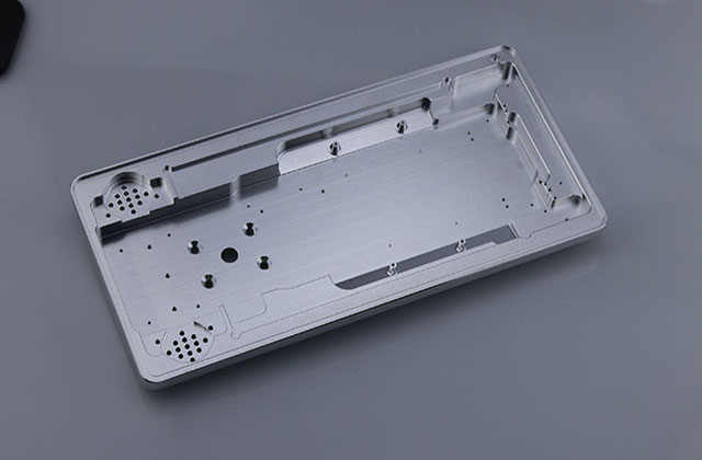 鋁合金通訊零件加工打樣，專業(yè)表面處理為通訊零件加工添色彩