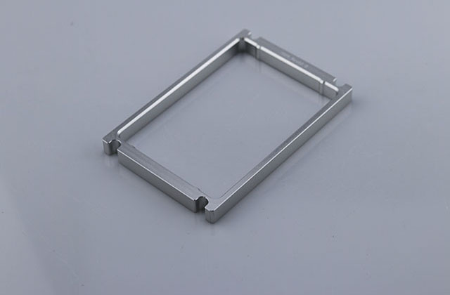 深圳五金零件加工的數(shù)控系統(tǒng)特點(diǎn)有什么？