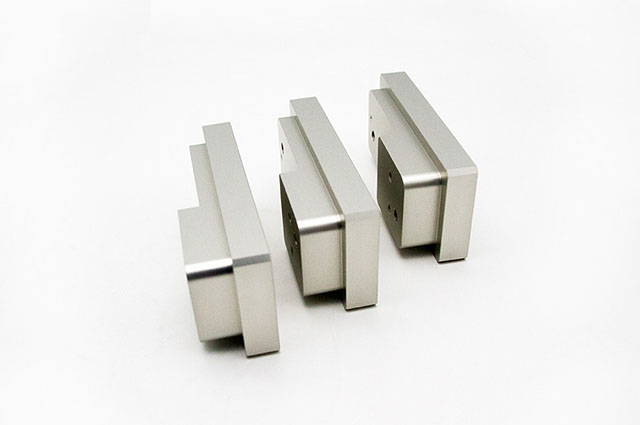 是什么樣的原因?qū)е耤nc加工中心發(fā)生漏油？